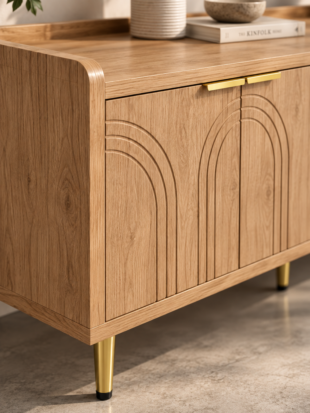 Meuble TV bois naturel 170 cm – portes structurées, pieds dorés – vue 3