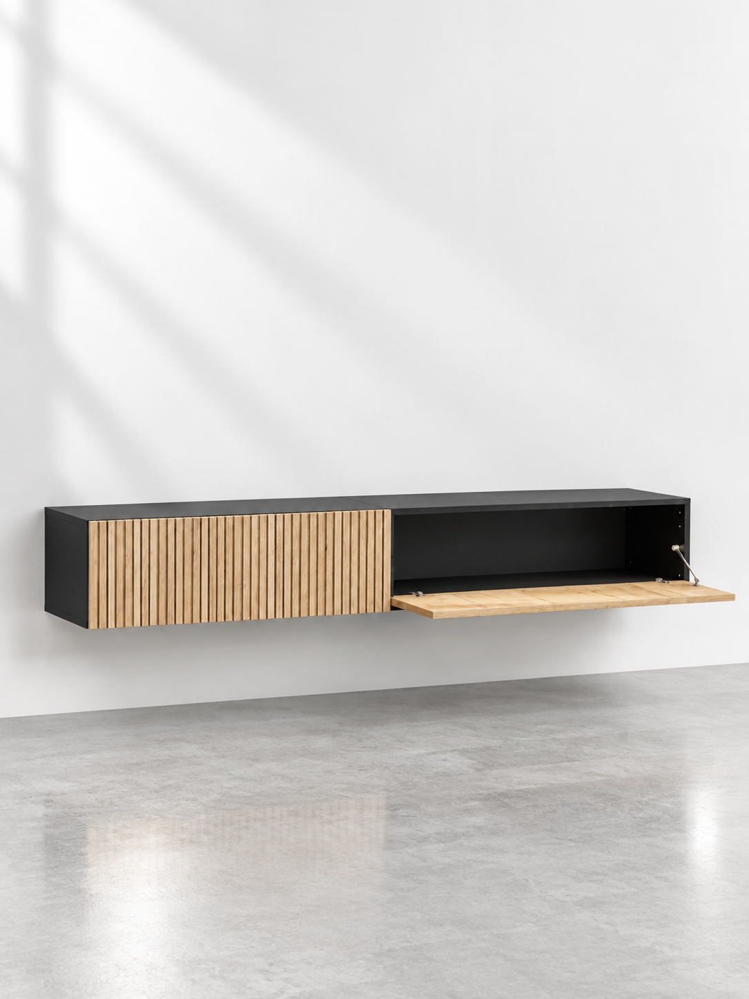 Meuble TV suspendu bois naturel et noir 140 cm – portes cannelées – vue 2